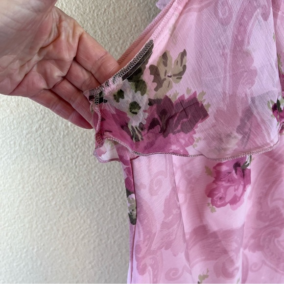 ASOS Design Curve ruffle maxi dress with flutter sleeves in pink floral print - Picture 8 of 12